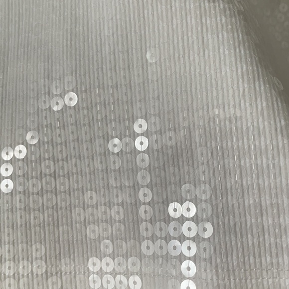 White sequence crop top (Express size XS) - Picture 3 of 5